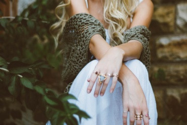 De bedste tips til at style dine smykker 