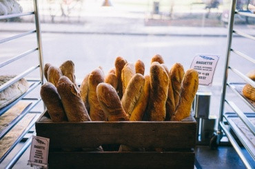 Guide: Sådan kommer du i gang med at sælge brød og kager fra din virksomhed